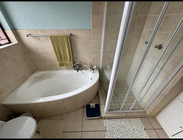 3 BEDROOM TOWNHOUSE FOR SALE IN EDLEEN